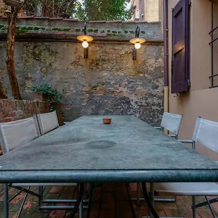 Aldrovandi, With Private Garden Apartament *